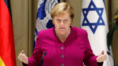 Merkel reafirma responsabilidade perpétua da Alemanha de combater antissemitismo