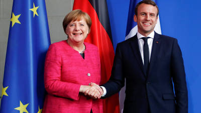 Merkel vai a Paris discutir futuro da Zona Euro e políticas europeias com Macron