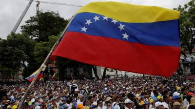 Mesmo com medo venezuelanos saíram à rua para “apoiar o parlamento” e “lutar pela liberdade”
