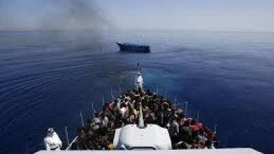 Migrações Agentes fronteiriços britânicos resgataram 30 pessoas no canal da Mancha