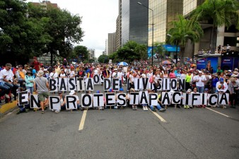 Milhares concentraram-se em Caracas para pedir paz e a liberdade