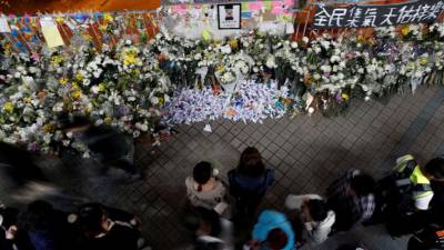 Milhares de activistas prestam homenagem a estudante morto
