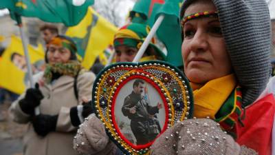 Milhares de curdos exigem em Estrasburgo a libertação de Öcalan