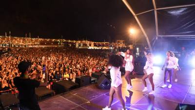 Milhares de pessoas assistiram ao concerto de Ludmilla em São Vicente