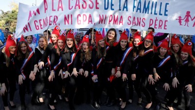 Milhares de pessoas manifestaram-se em Paris contra casamento gay