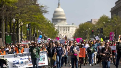 Milhares protestaram nos EUA para que Trump torne pública declaração de rendimentos