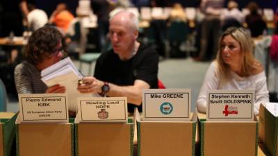 Militantes conservadores começam hoje a receber boletins de voto para escolher novo PM britânico
