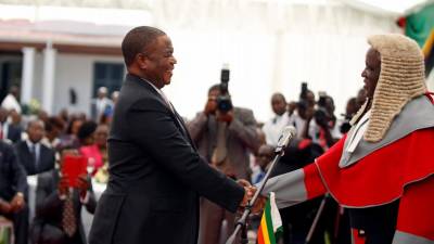 Militar que derrubou Mugabe tomou posse como vice-presidente do Zimbabué