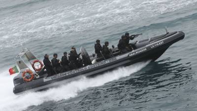 Militares da GNR destacados na Grécia resgatam 19 pessoas na ilha de Chios