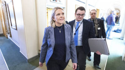 Ministra da Justiça da Noruega demite-se após polémica sobre imigração