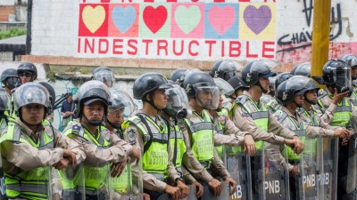 Ministério Público venezuelano acusa milhares de polícias e militares de violar direitos humanos