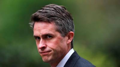 Ministro da Defesa britânico demitido devido a fuga de informação relacionada com Huawei