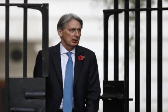 Ministro das Finanças britânico admite que Brexit provocará incerteza económica