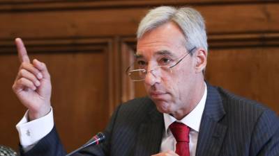 Ministro diz que “não há necessidade de pensar em plano operacional” para retirar lusodescendentes da Venezuela