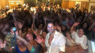 Miro Freitas com casa cheia na festa das vindimas em Londres