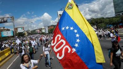 Mogherini quer encontrar solução para a Venezuela que envolva países da região