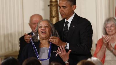 Morreu a escritora norte-americana Toni Morrison, Nobel da Literatura