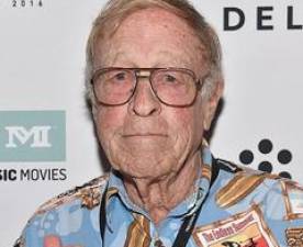 Morreu aos 80 anos Bruce Brown, realizador de filme sobre surf “The Endless Summer”