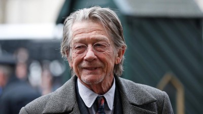 Morreu ator britânico John Hurt aos 77 anos