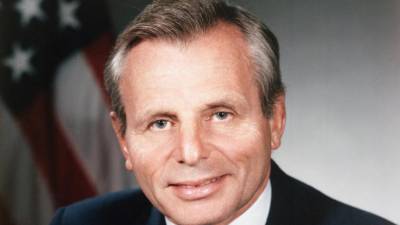Morreu Frank Carlucci, ex-embaixador dos EUA em Portugal e antigo secretário da Defesa