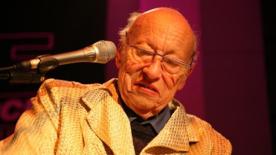 Morreu Jean-Jacques Perrey, pioneiro da música electrónica