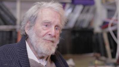 Morreu John Barton, cofundador da Royal Shakespeare Company