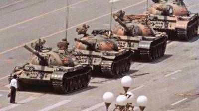 Morreu o autor da histórica fotografia ‘Homem do Tanque’ da praça Tiananmen