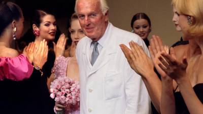 Morreu o costureiro francês Hubert de Givenchy