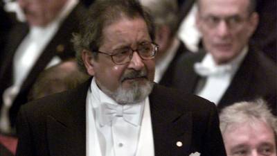 Morreu o escritor V.S. Naipaul, nobel da Literatura em 2001