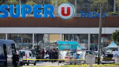 Morreu polícia que substituiu reféns