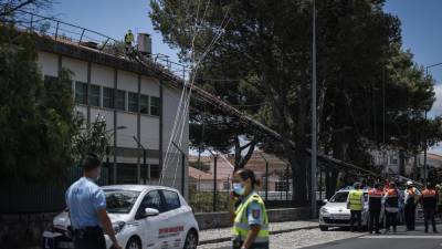 Morreu um dos feridos na queda de torre de telecomunicações em Cascais