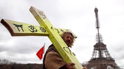 Movimento dos ‘coletes amarelos’ quer bloquear Paris durante três dias