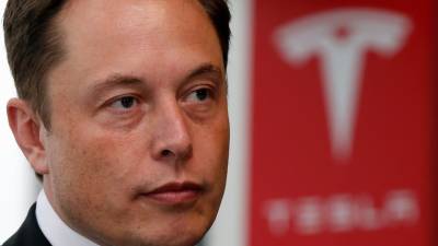 Musk admite tirar Tesla da bolsa