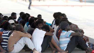Navio de ONG alemã com migrantes é apreendido em Itália