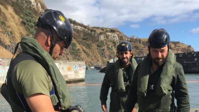 Navios da Marinha com 280 militares prestam apoio à população das Flores