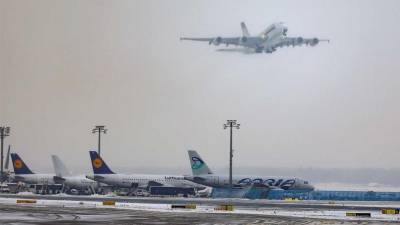 Nevão cancela cerca de 170 voos no aeroporto de Frankfurt