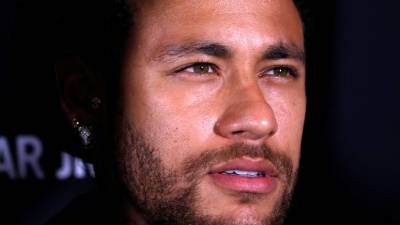 Neymar depõe sobre divulgação de imagens de mulher que o acusa de violação