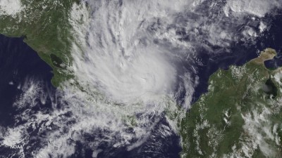 Nicarágua decreta estado de emergência perante furacão, sismo e alerta de tsunami
