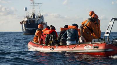 Número de migrantes que cruza Canal da Mancha dobrou registo de 2018