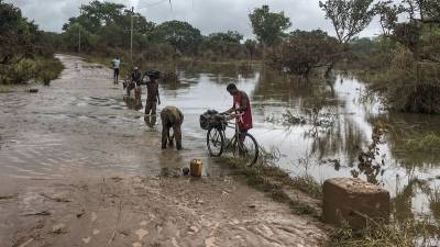 Número de mortos contabilizados por Moçambique sobe para 417