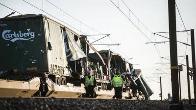 Número de mortos em acidente ferroviário na Dinamarca sobe para oito
