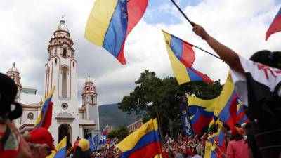 Número de presos políticos na Venezuela diminui para 528