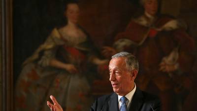No Dia Mundial do Livro Marcelo visitou alfarrabista prestes a fechar em Lisboa