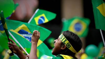 Notícias falsas através do WhatsApp nas eleições do Brasil é fenómeno sem precedente