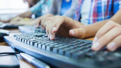 Nova Zelândia vai criar equipa para detectar conteúdo extremista na Internet
