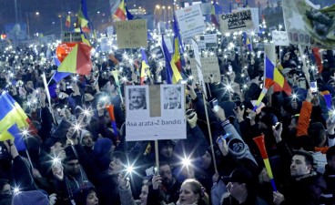 Novas manifestações na Roménia apesar do recuo do Governo na lei anticorrupção