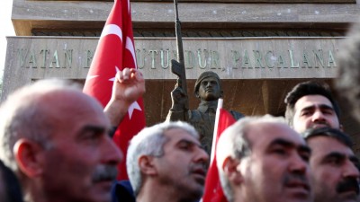 Nove detidos na Turquia após ataques a sede do partido pró-curdo