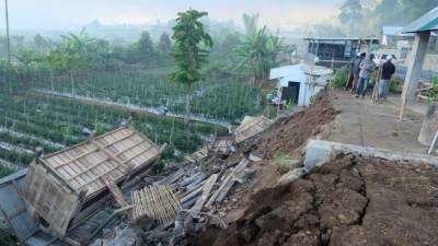 Novo balanço indica 82 mortos e centenas de feridos no sismo que hoje atingiu ilha indonésia de Lombok
