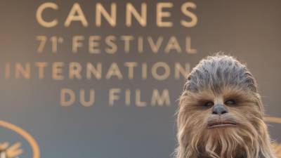 Novo filme da Guerra das Estrelas lidera bilheteira mas com receitas inferiores