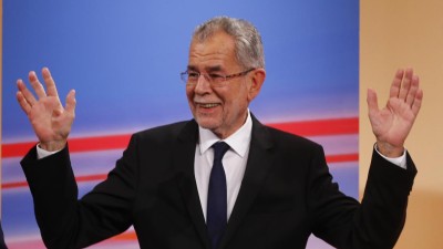 Novo presidente anuncia vitória de uma Áustria pró-europeia